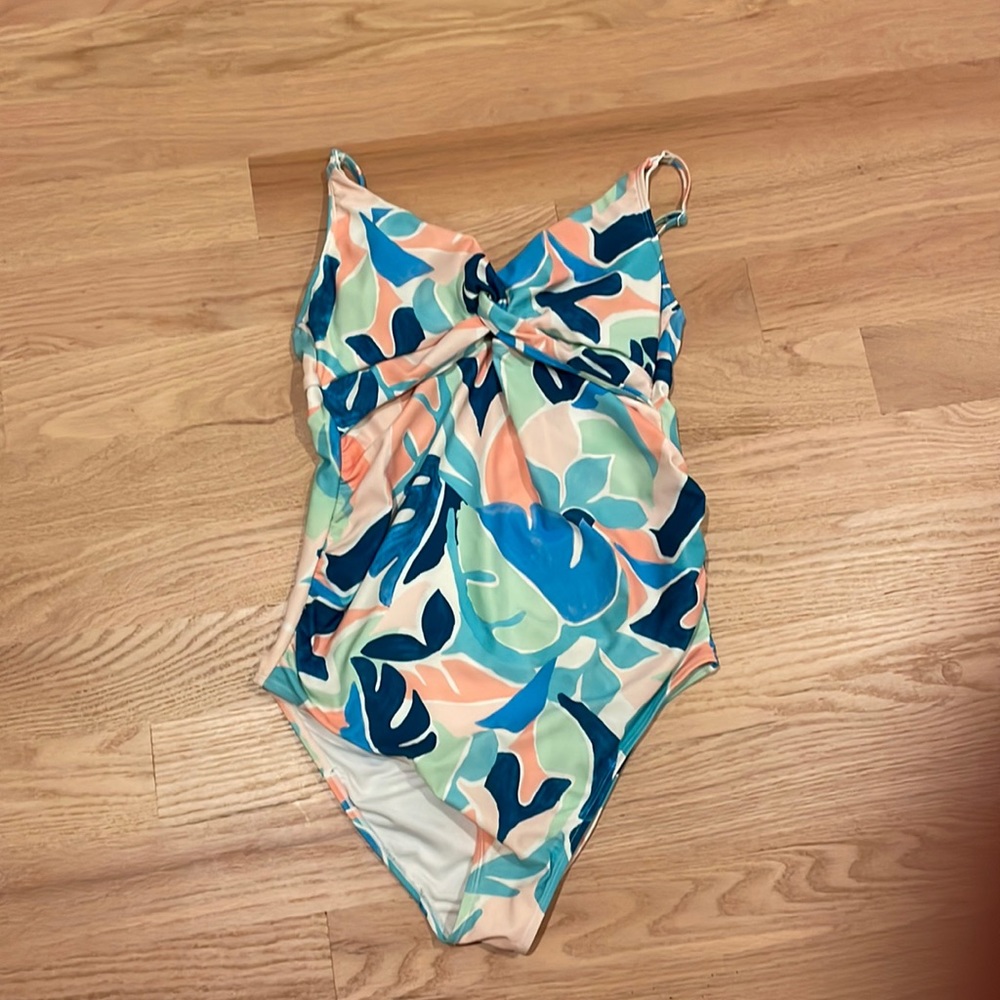 Old Navy Maternity Matching Twist-Front Cutout Nursing Swimsuit, S